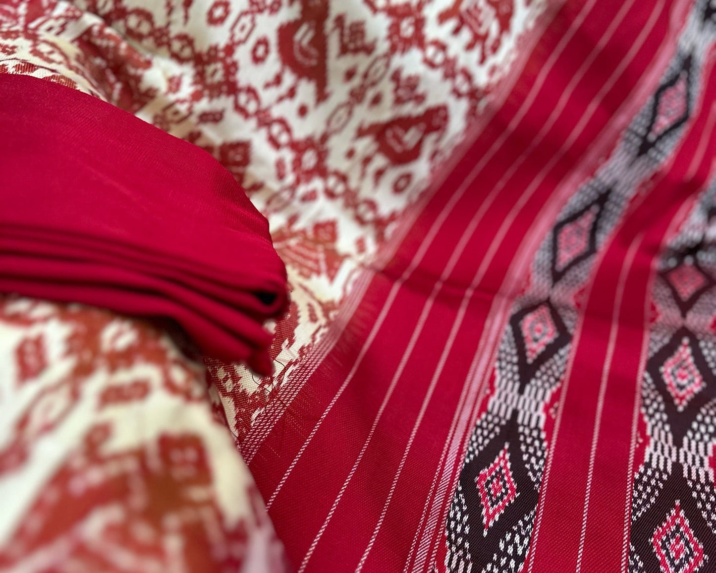 Pochampally Twill Ikat Silk Saree – Handwoven in Maroon & Beige