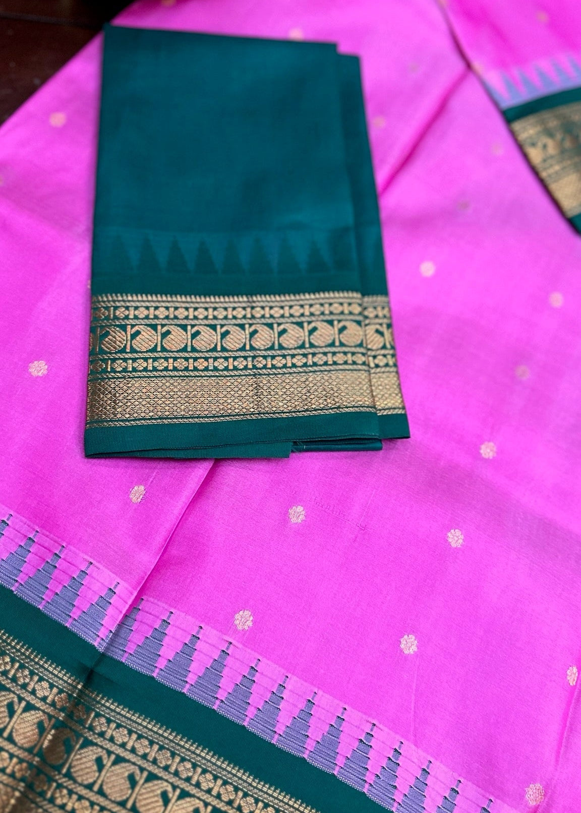 Rose Pink & Emerald Green Gadwal Pure Silk Pattu Saree